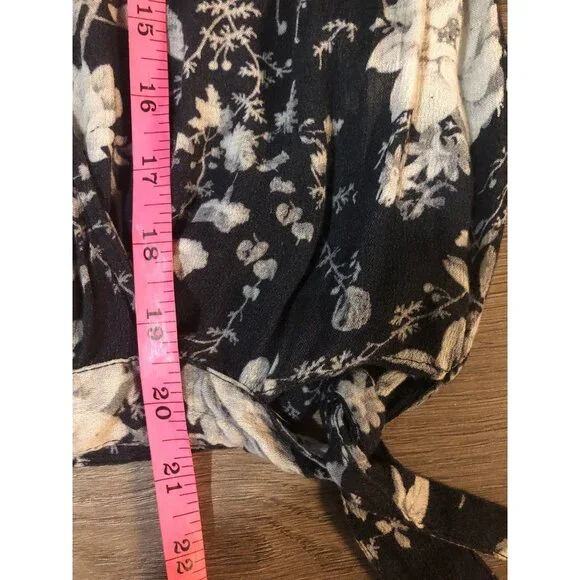 Lucky Brand V Neck floral wrap blouse size XS - Picture 4 of 6